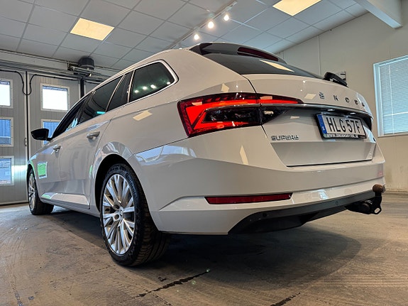 Skoda Superb 3 of 5