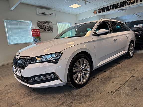 Skoda Superb 2 of 5