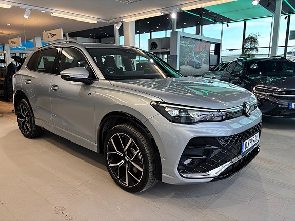 Volkswagen Tiguan 3 of 19