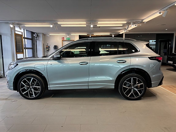 Volkswagen Tiguan 8 of 19