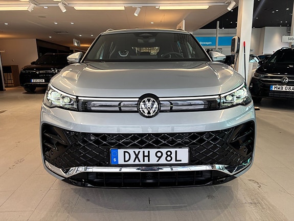 Volkswagen Tiguan 2 of 19
