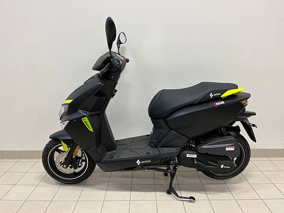 Moped INVICA iRatus 2024 *NY*