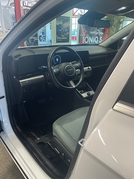 Hyundai Kona 7 of 9