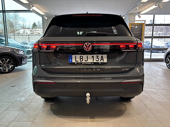 Volkswagen Tiguan 6 of 25