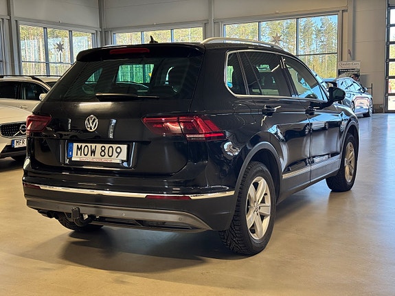 Volkswagen Tiguan 4 of 5