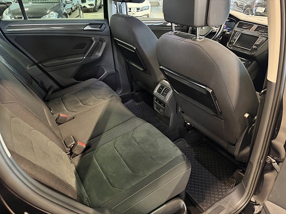 Volkswagen Tiguan 12 of 27