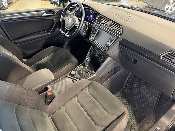 Volkswagen Tiguan 10 of 27