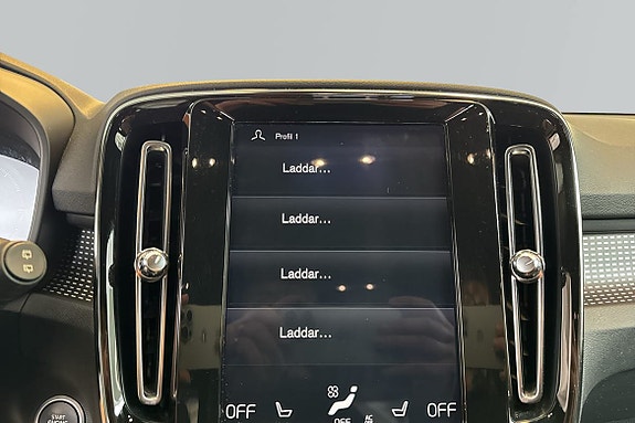 Volvo XC40 6 of 23