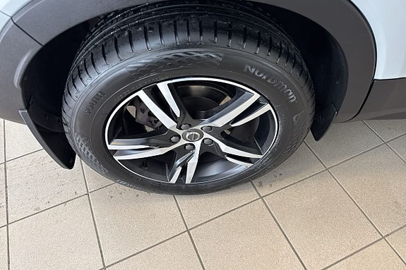 Volvo XC40 9 of 23
