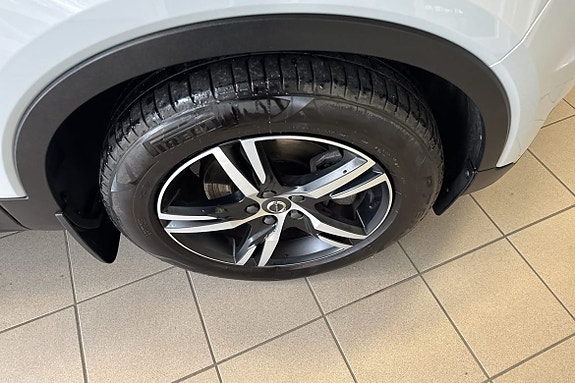 Volvo XC40 10 of 23