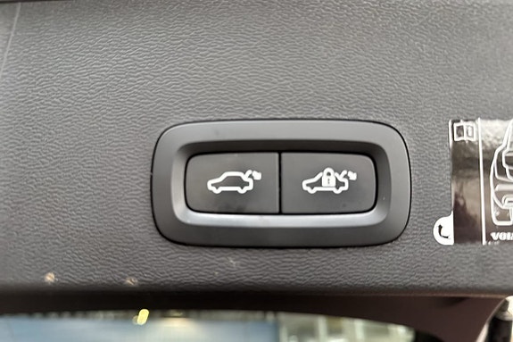 Volvo XC40 15 of 23