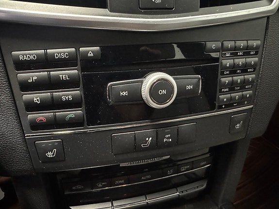 Mercedes-Benz E350 10 of 10