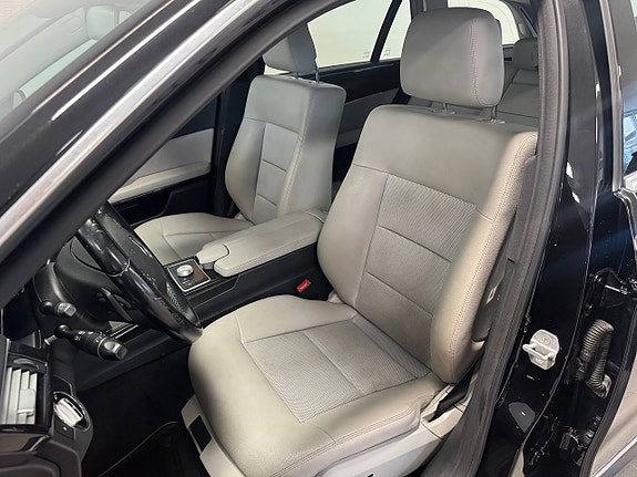 Mercedes-Benz E350 5 of 10