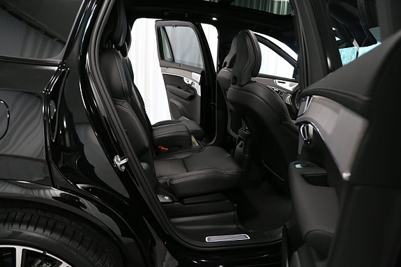 Volvo XC90 7 of 8