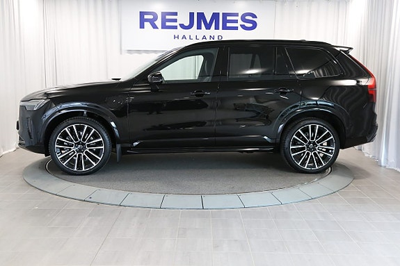 Volvo XC90 2 of 5