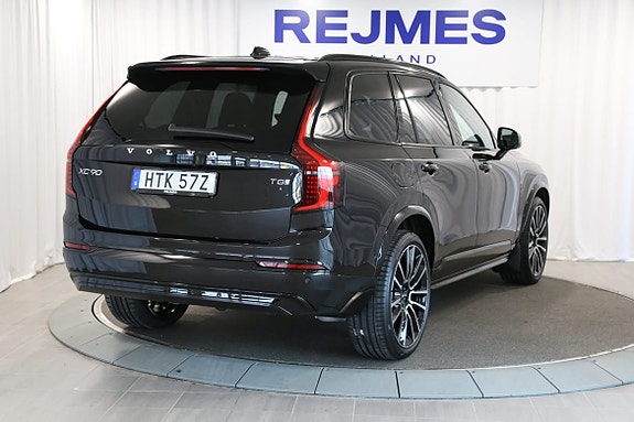 Volvo XC90 3 of 5