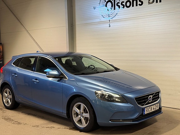 Volvo V40 11 of 19