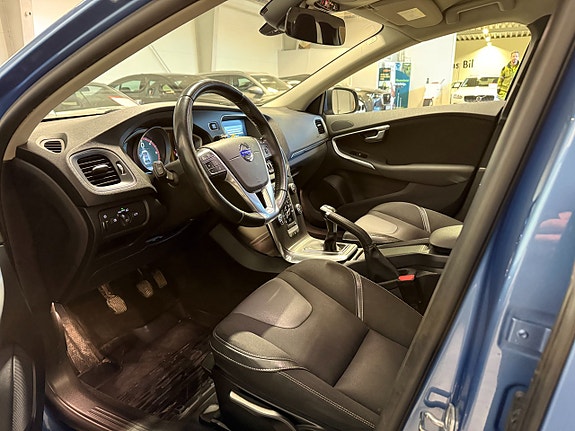 Volvo V40 15 of 19