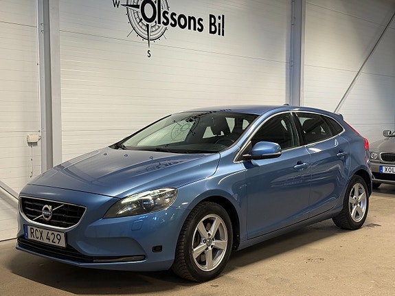 Volvo V40 2 of 19