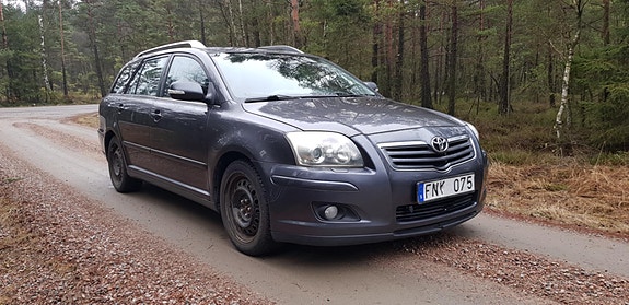 Toyota Avensis 3 of 4
