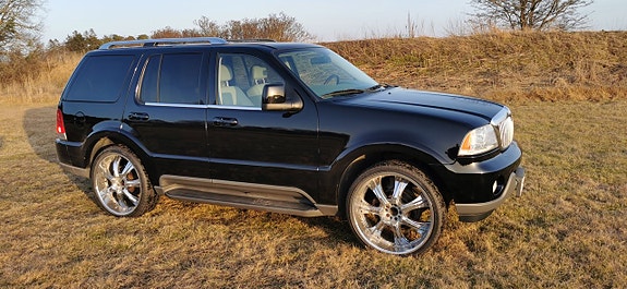 Lincoln Aviator 3 of 5