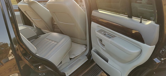 Lincoln Aviator 15 of 16