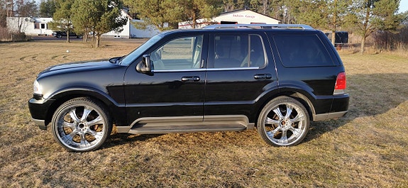 Lincoln Aviator 8 of 16
