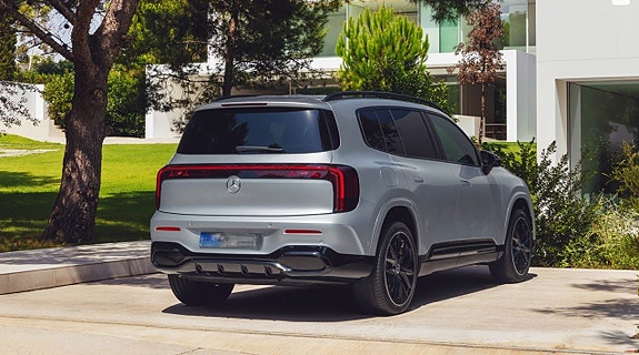 Mercedes-Benz GLB250+ 3 of 5