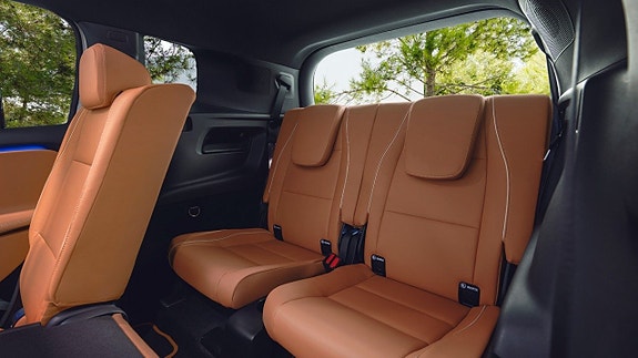 Mercedes-Benz GLB250+ 9 of 13