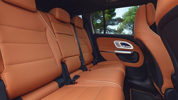 Mercedes-Benz GLB250+ 8 of 13