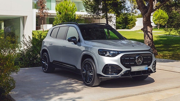Mercedes-Benz GLB250+ 2 of 5