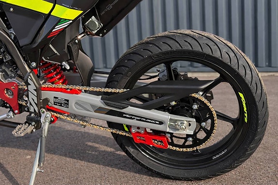 FANTIC XM50 PERFORMANCE NU i BUTIK 3 of 5
