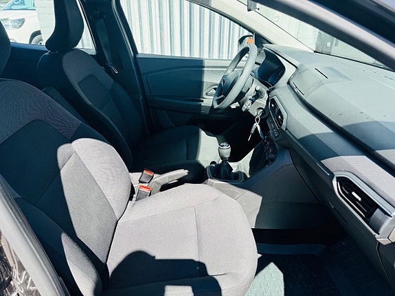 Dacia Sandero 5 of 5