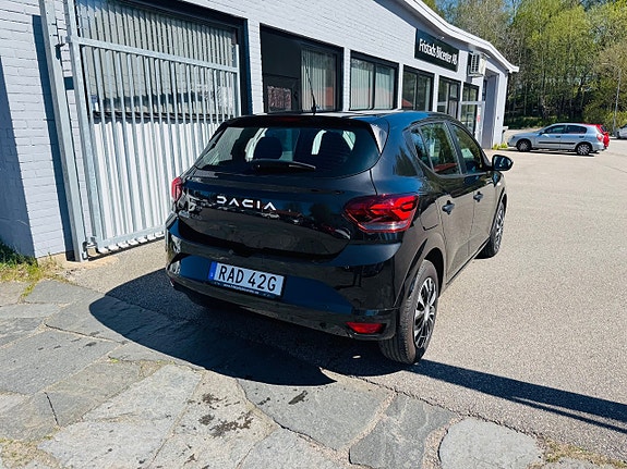Dacia Sandero 3 of 5