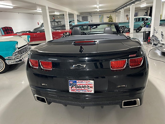 Chevrolet Camaro 2 of 5