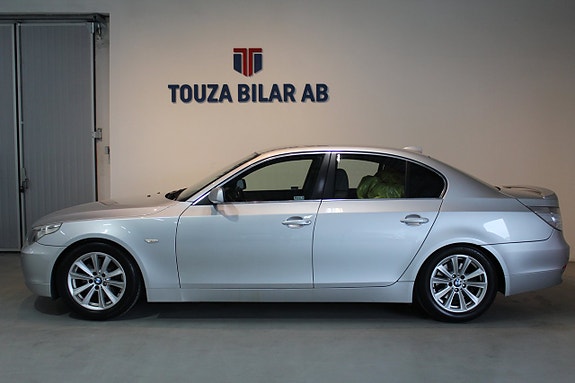 BMW 530i 3 of 5