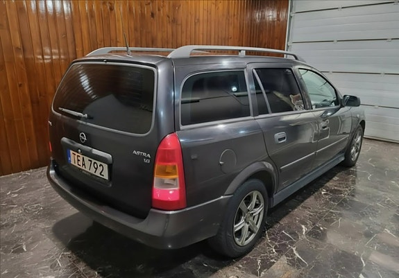 Opel Astra 4 of 5