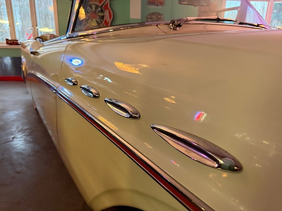 Buick Roadmaster 4 of 26