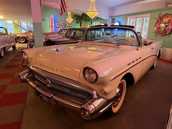 Buick Roadmaster 3 of 26