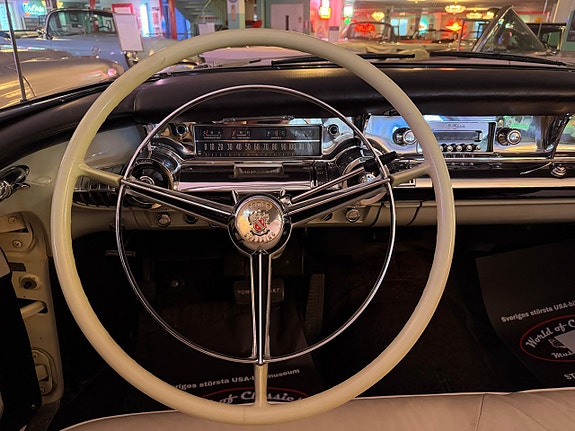 Buick Roadmaster 16 of 26