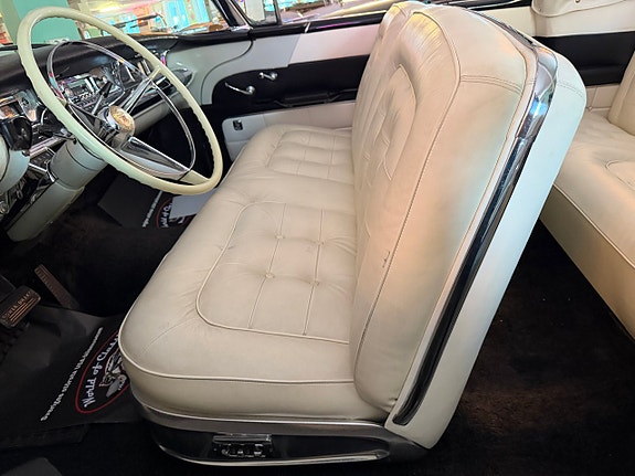 Buick Roadmaster 19 of 26