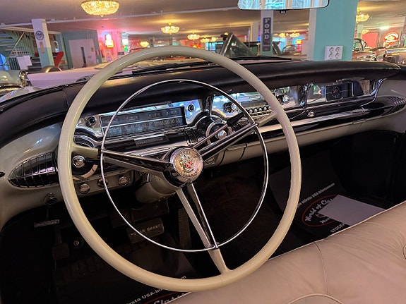 Buick Roadmaster 15 of 26