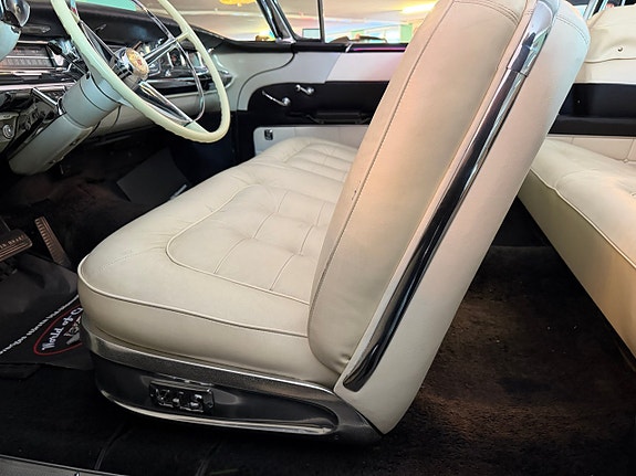 Buick Roadmaster 18 of 26