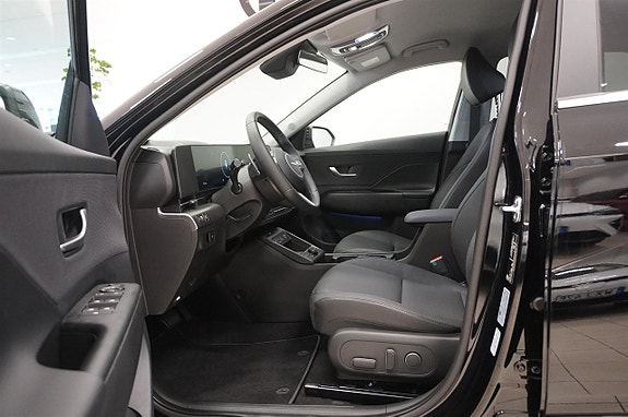 Hyundai Kona 2 of 5