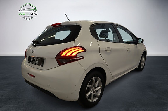 Peugeot 208 12 of 13