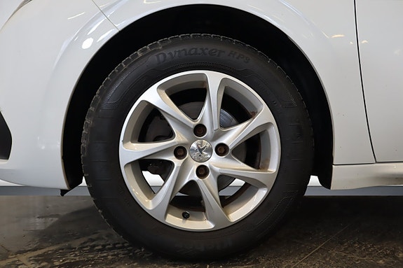 Peugeot 208 5 of 5