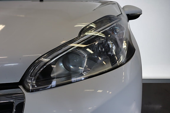 Peugeot 208 4 of 5