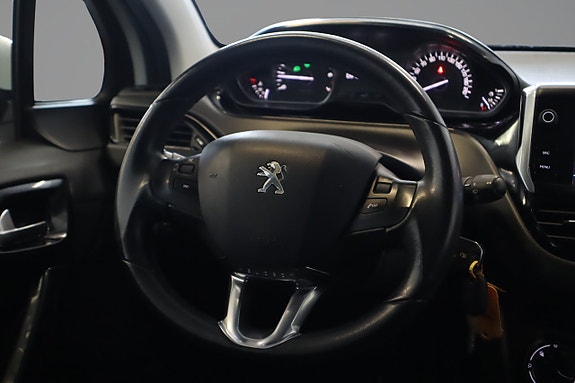 Peugeot 208 9 of 13