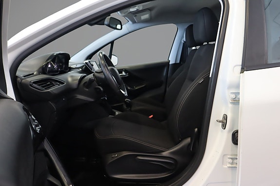 Peugeot 208 8 of 13