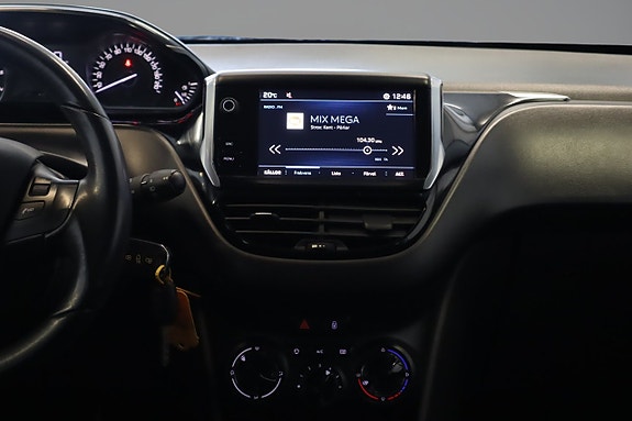 Peugeot 208 10 of 13